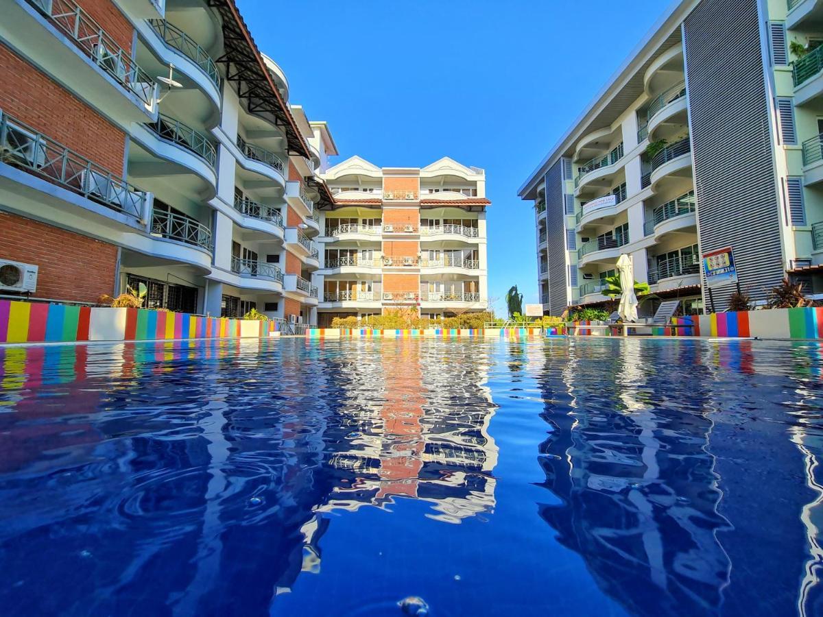 Perdana Serviced Apartment & Resorts Padang Mat Sirat Exterior photo